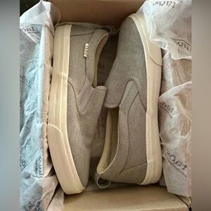 NWT • Taos Grey Wash Canvas Shoes • Sz 11
